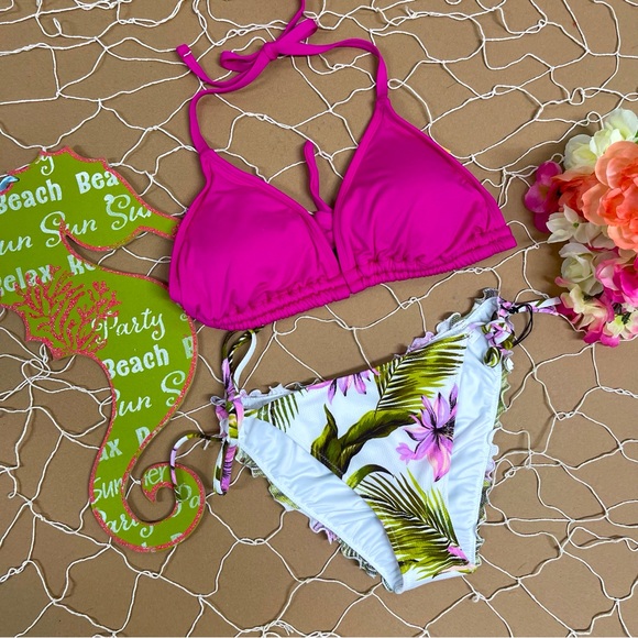 🌿TRIANGLE FLORAL STRING BIKINI - Picture 1 of 8